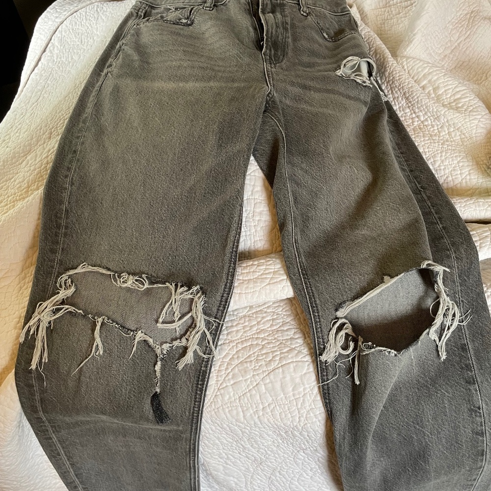 Black American Eagle Mom Jeans